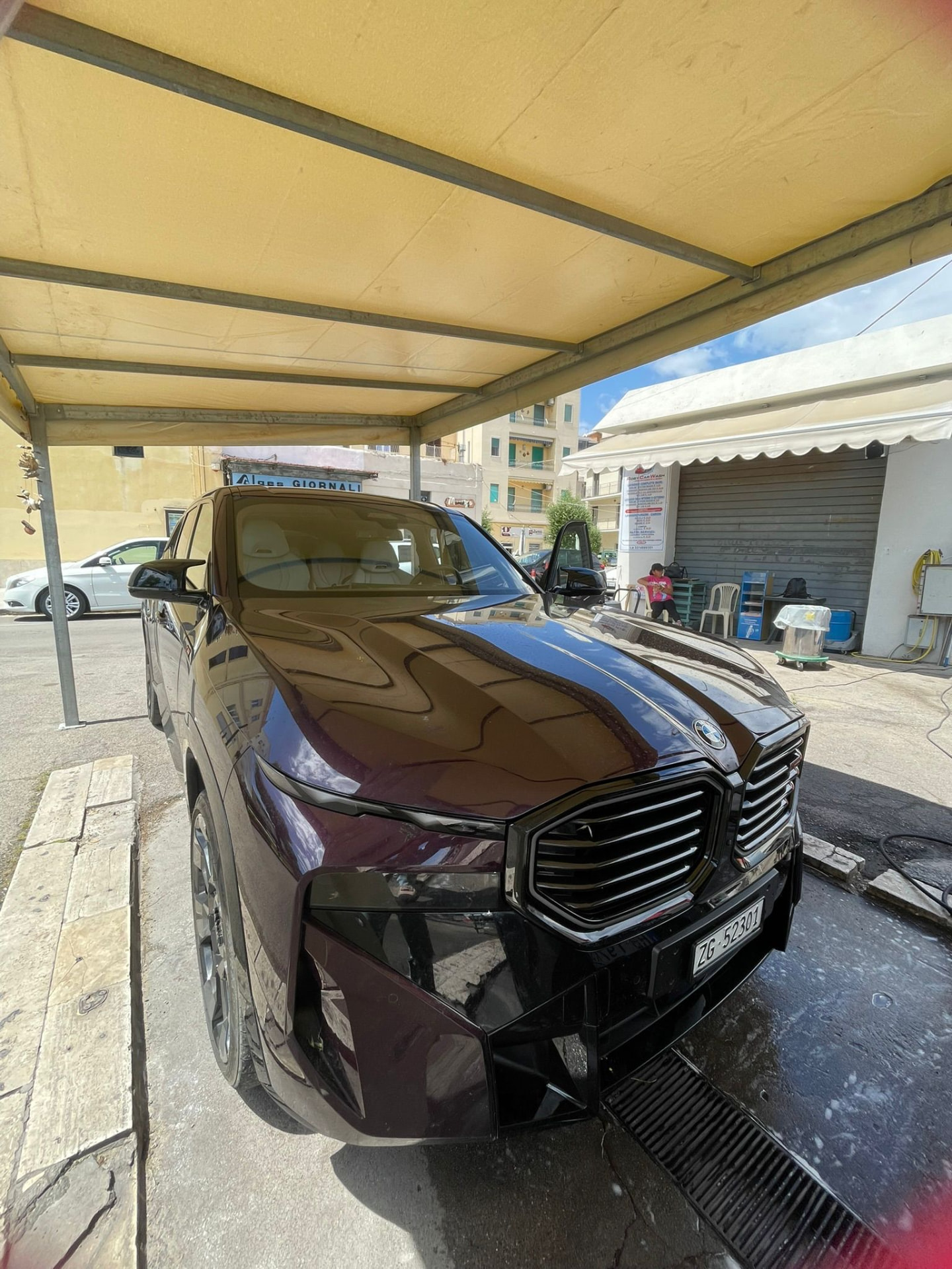 SUV lavato a mano da Roby Car Wash a Gaeta